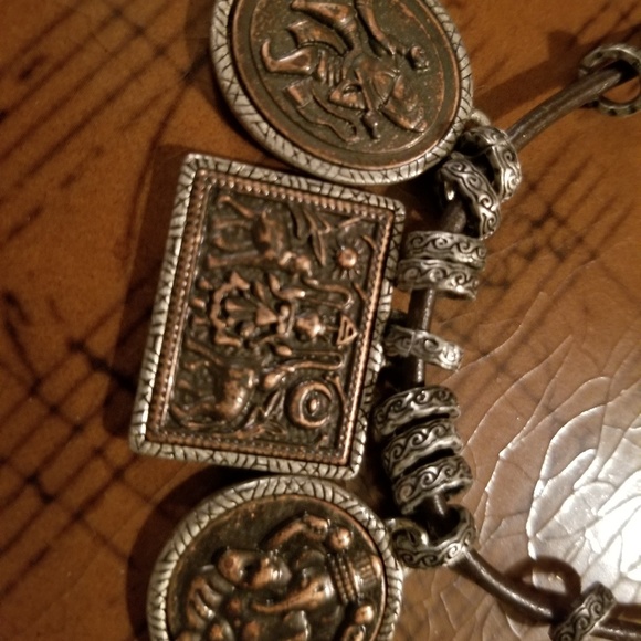 Antique-Inspired Silver Pendant Necklace - Picture 2 of 7